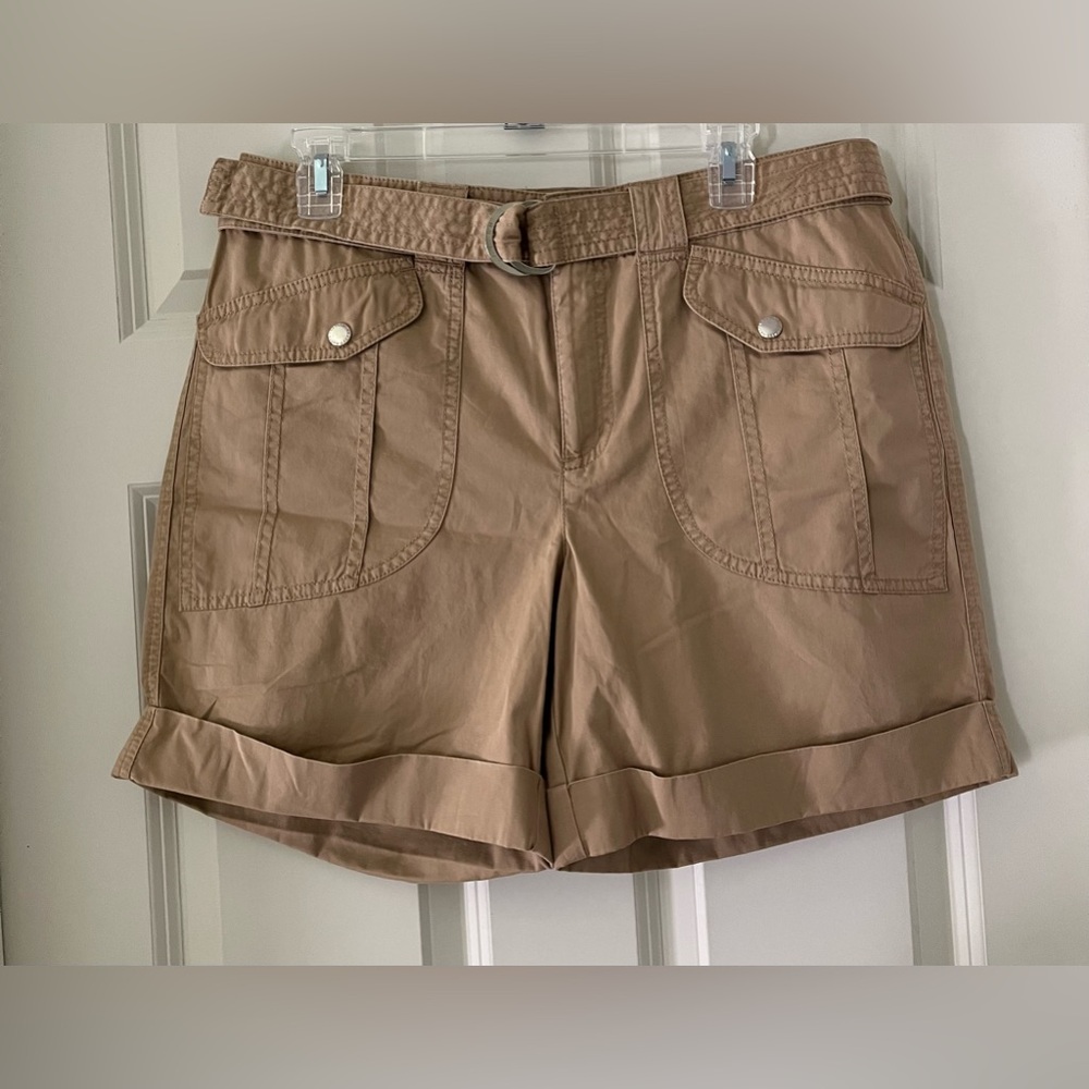 NWT women’s Lauren Ralph Lauren Chino Cargo Shorts, size 10 pockets